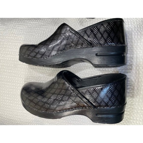 Dansko Professional Clogs Size  EU 42 - US 11.5-12 - Carbon Fiber Patent Leather - Picture 8 of 8